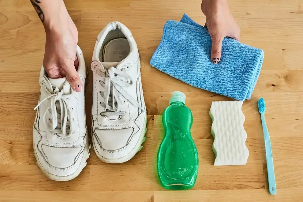 Remove-Yellow-Stains-From-Shoes