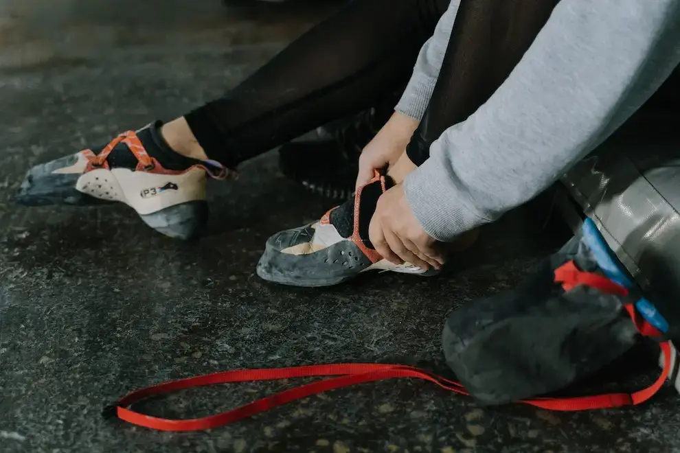 How-To-Wash-Climbing-Shoes-When-You-Are-Outdoor