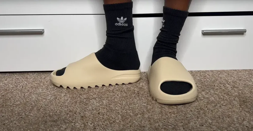 Do-Yeezy-Slides-Run-Big-or-Small
