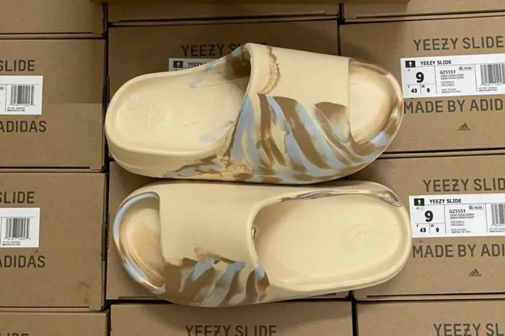 Adidas-Yeezy-Slide-Size-Guide